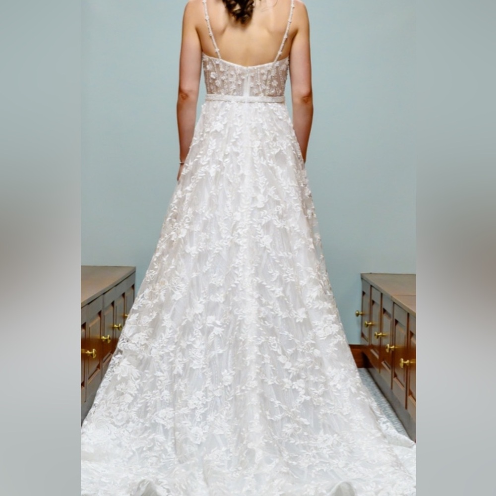 Dany Tabet Valencia Wedding Dress - Picture 5 of 9